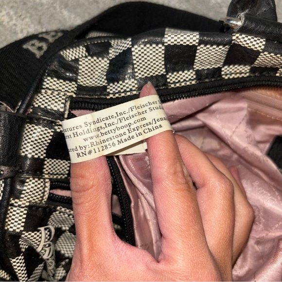Betty Boop Black & White Checkered Vinyl Shoulder Bag W/ Adjustable Strap Y2K - Picture 8 of 14